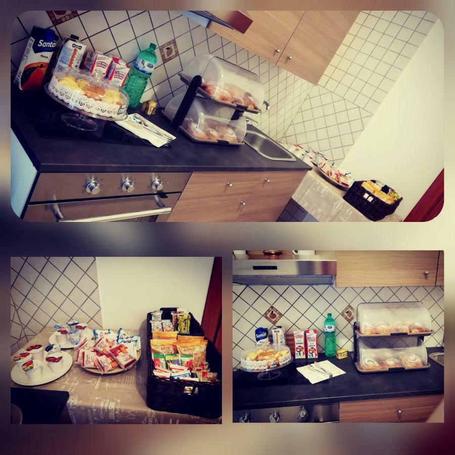 Azalea B&B Napoli Bagian luar foto